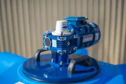 Емкость ЭВЛ 1000 синий с лопастной мешалкой